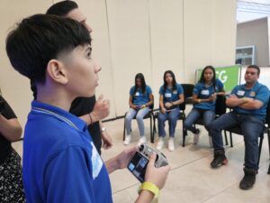 Más de 300 estudiantes de Guanacaste se capacitan en inteligencia artificial, realidad virtual, robótica y drones